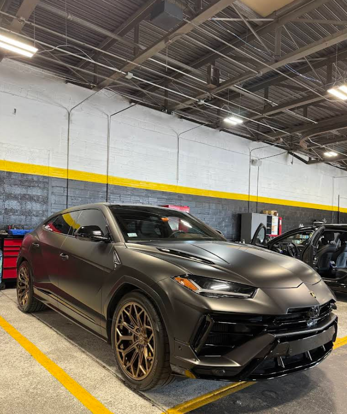 Lamborghini Urus — Showroom Finish
